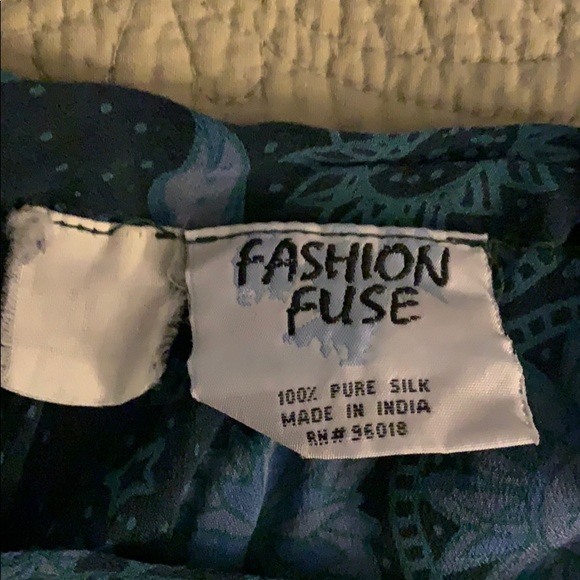 Silk Celestial print crop top - Picture 2 of 3